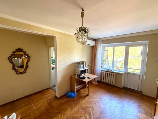 Продам трехкомнатную (3-комн.) квартиру, Кооперативная ул, 6, Апшеронск г