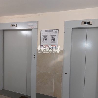 Продам трехкомнатную (3-комн.) квартиру, Комендантский пр-кт, 35к1, Санкт-Петербург г