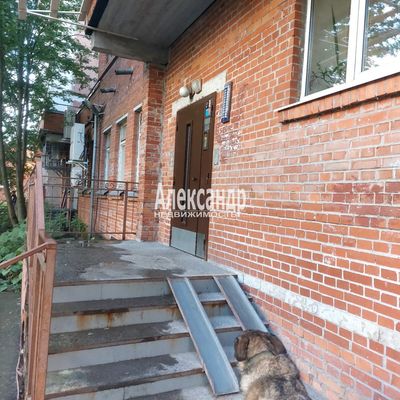 Продам трехкомнатную (3-комн.) квартиру, Комендантский пр-кт, 35к1, Санкт-Петербург г