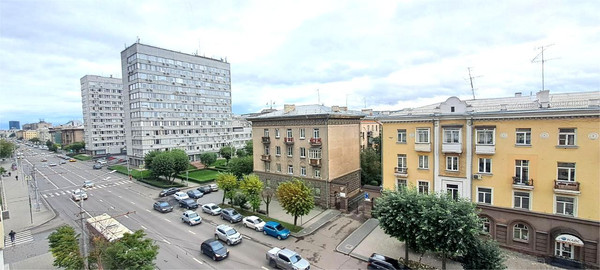 Продам двухкомнатную (2-комн.) квартиру, Ленина ул, 118, Красноярск г