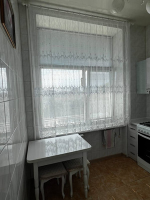 Продам однокомнатную (1-комн.) квартиру, Лизы Чайкиной ул, 13/166, Симферополь г