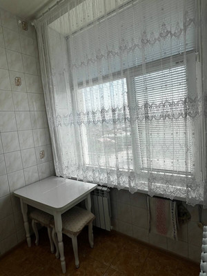 Продам однокомнатную (1-комн.) квартиру, Лизы Чайкиной ул, 13/166, Симферополь г