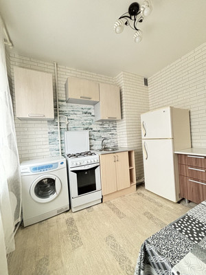 Продам двухкомнатную (2-комн.) квартиру, Лермонтова ул, 16, Симферополь г