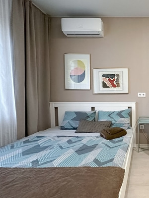 Продам трехкомнатную (3-комн.) квартиру, Конгрессная ул, 21, Краснодар г