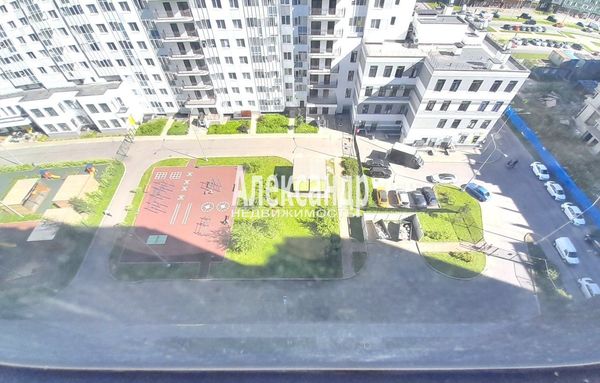 Продам однокомнатную (1-комн.) квартиру, Воронцовский б-р, 21к2, Мурино п