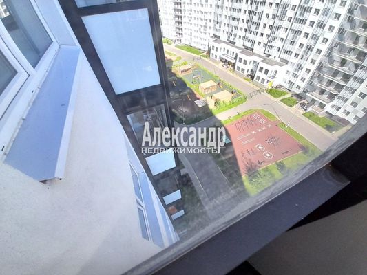 Продам однокомнатную (1-комн.) квартиру, Воронцовский б-р, 21к2, Мурино п