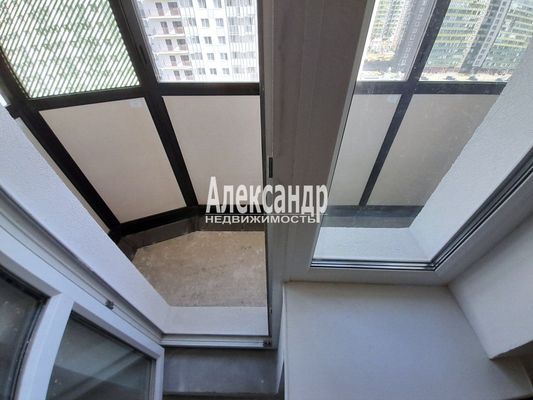 Продам однокомнатную (1-комн.) квартиру, Воронцовский б-р, 21к2, Мурино п