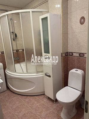 Продам трехкомнатную (3-комн.) квартиру, Московский пр-кт, 7, Выборг г