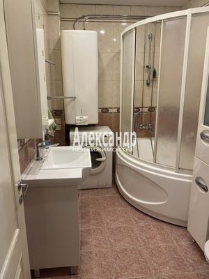 Продам трехкомнатную (3-комн.) квартиру, Московский пр-кт, 7, Выборг г