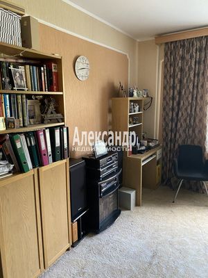 Продам трехкомнатную (3-комн.) квартиру, Московский пр-кт, 7, Выборг г