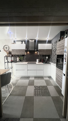 Продам двухкомнатную (2-комн.) квартиру, Радужная ул, 6к2, Видное г