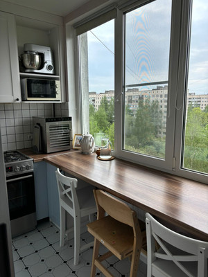 Продам двухкомнатную (2-комн.) квартиру, Трудящихся б-р, 21, Колпино г