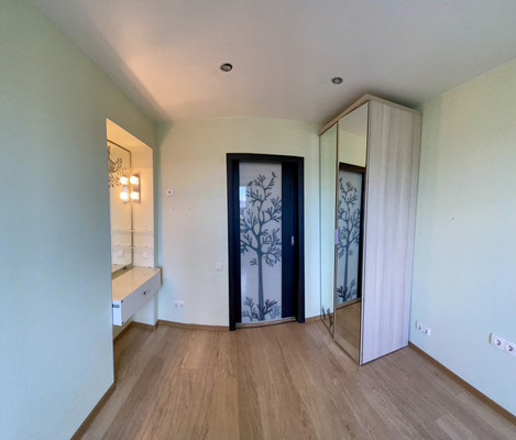 Продам трехкомнатную (3-комн.) квартиру, Карташихина ул, 19, Санкт-Петербург г