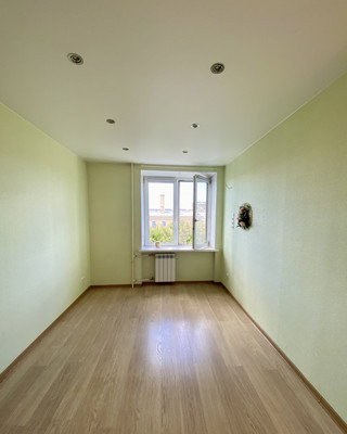 Продам трехкомнатную (3-комн.) квартиру, Карташихина ул, 19, Санкт-Петербург г