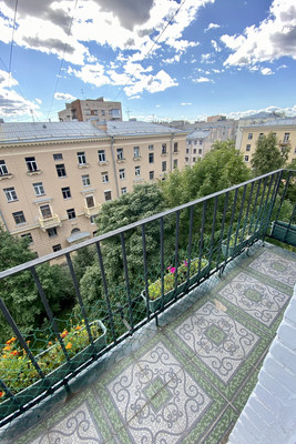 Продам трехкомнатную (3-комн.) квартиру, Карташихина ул, 19, Санкт-Петербург г