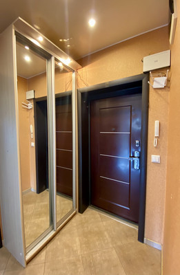 Продам трехкомнатную (3-комн.) квартиру, Карташихина ул, 19, Санкт-Петербург г