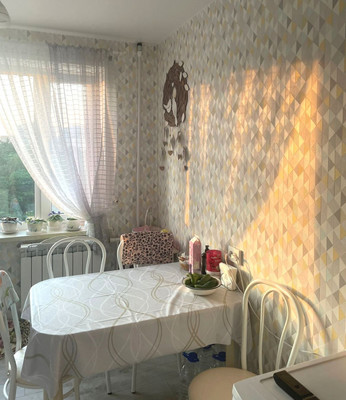 Продам двухкомнатную (2-комн.) квартиру, Амет-хан Султана ул, 7, Жуковский г
