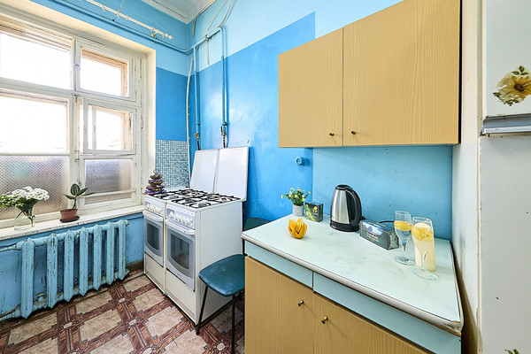 Продам комнату в 5-комн. квартире, Марата ул, 50, Санкт-Петербург г