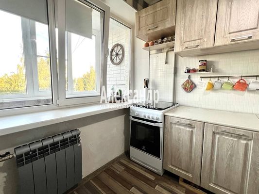 Продам однокомнатную (1-комн.) квартиру, Связи ул, 8, Всеволожск г