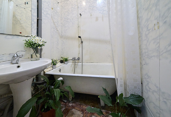 Продам 2-комн. в 5-комн. квартире, Марата ул, 50А, Санкт-Петербург г
