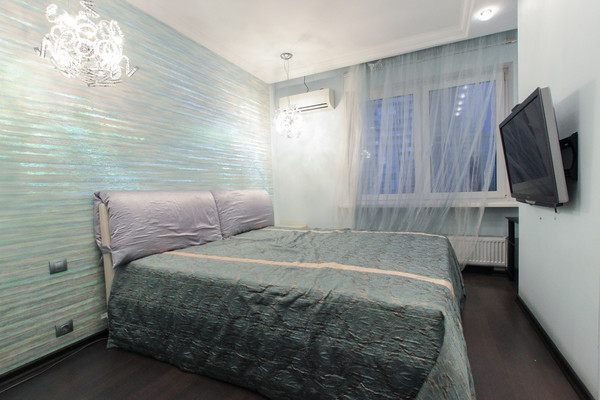 Продам двухкомнатную (2-комн.) квартиру, Ленинский пр-кт, 72к1, Санкт-Петербург г