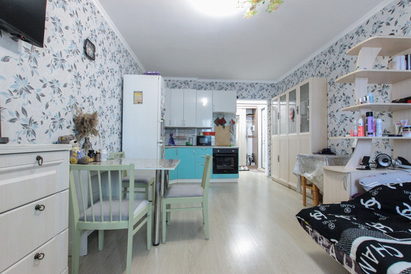 Продам однокомнатную (1-комн.) квартиру, Валдайская ул, 6к2, Шушары п