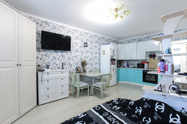 Продам однокомнатную (1-комн.) квартиру, Валдайская ул, 6к2, Шушары п