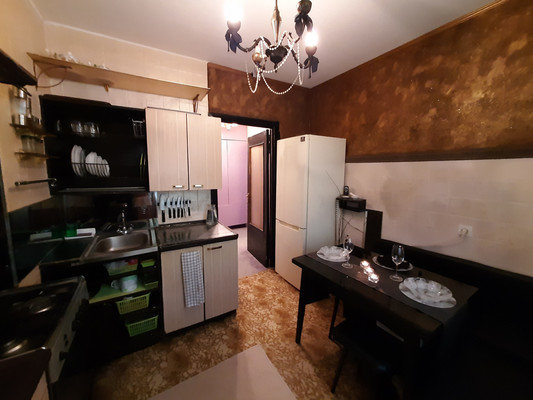 Продам двухкомнатную (2-комн.) квартиру, Балаклавская ул, 45, Симферополь г