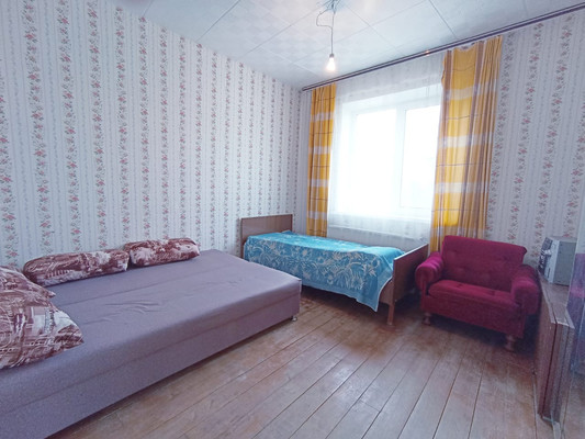 Продам трехкомнатную (3-комн.) квартиру, Д мкр, 31, Новомичуринск г