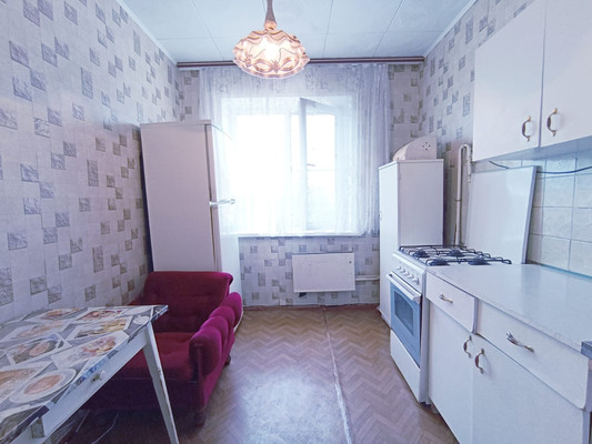 Продам трехкомнатную (3-комн.) квартиру, Д мкр, 31, Новомичуринск г