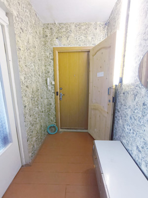 Продам трехкомнатную (3-комн.) квартиру, Д мкр, 31, Новомичуринск г