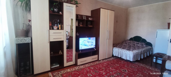Продам однокомнатную (1-комн.) квартиру, 18, Тельмана п
