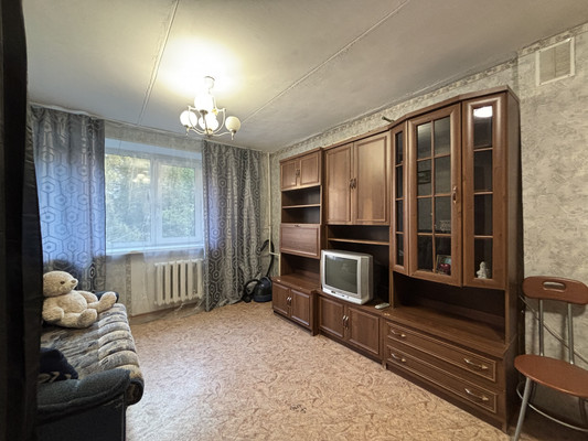 Продам комнату в 8-комн. квартире, Беринга ул, 32к2, Санкт-Петербург г