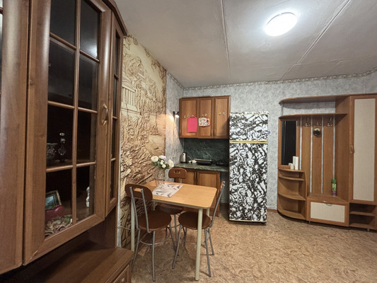 Продам комнату в 8-комн. квартире, Беринга ул, 32к2, Санкт-Петербург г