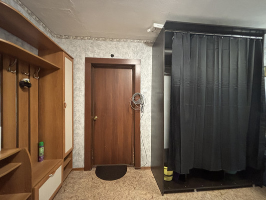 Продам комнату в 8-комн. квартире, Беринга ул, 32к2, Санкт-Петербург г