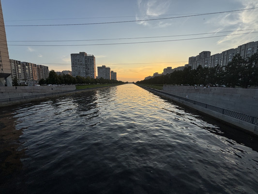 Продам комнату в 8-комн. квартире, Беринга ул, 32к2, Санкт-Петербург г
