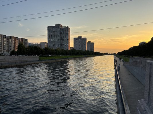 Продам комнату в 8-комн. квартире, Беринга ул, 32к2, Санкт-Петербург г