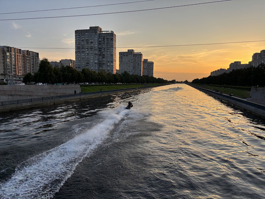 Продам комнату в 8-комн. квартире, Беринга ул, 32к2, Санкт-Петербург г