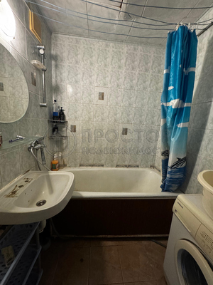 Продам комнату в 2-комн. квартире, Чертановская ул, 48к2, Москва г