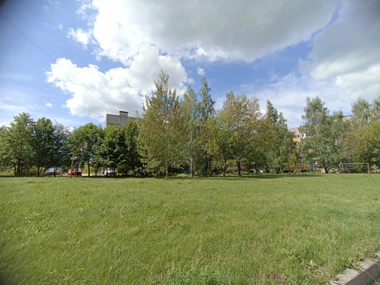 Продам трехкомнатную (3-комн.) квартиру, Д мкр, 31, Новомичуринск г