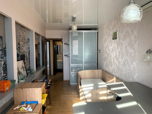 Продам трехкомнатную (3-комн.) квартиру, Симферопольская ул, 18, Краснодар г