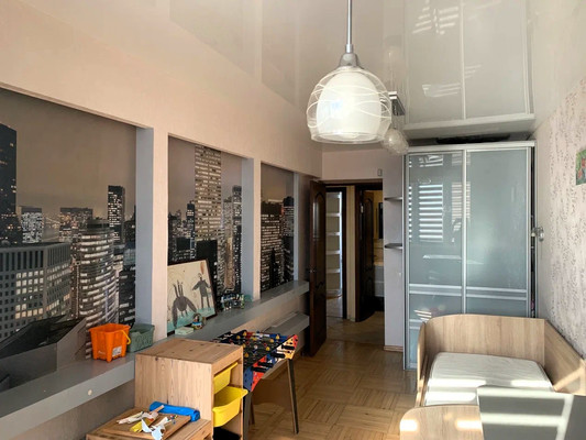 Продам трехкомнатную (3-комн.) квартиру, Симферопольская ул, 18, Краснодар г