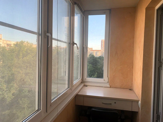 Продам трехкомнатную (3-комн.) квартиру, Симферопольская ул, 18, Краснодар г
