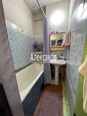 Продам трехкомнатную (3-комн.) квартиру, Лермонтовский пр-кт, 5/11, Санкт-Петербург г