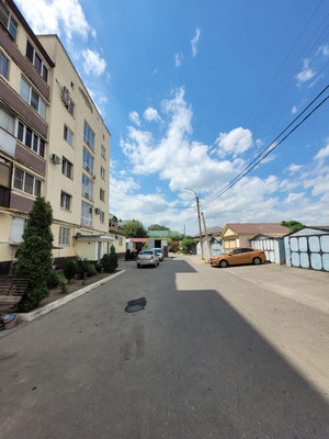 Продам однокомнатную (1-комн.) квартиру, Им Калмыкова Р.А. ул, 120, Баксан г
