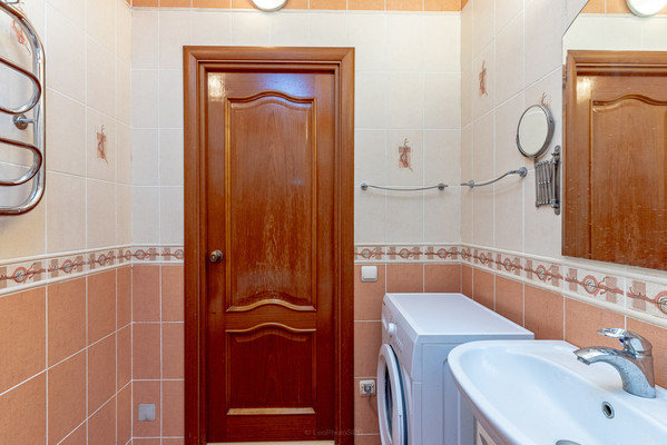 Продам трехкомнатную (3-комн.) квартиру, Варшавская ул, 69Ак3, Санкт-Петербург г