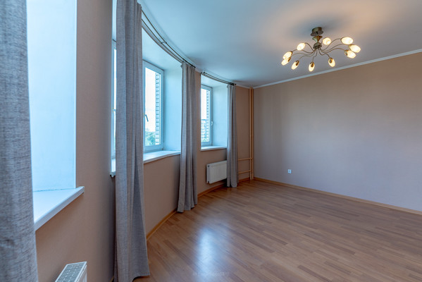 Продам трехкомнатную (3-комн.) квартиру, Варшавская ул, 69Ак3, Санкт-Петербург г