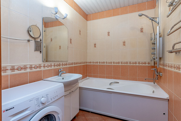 Продам трехкомнатную (3-комн.) квартиру, Варшавская ул, 69Ак3, Санкт-Петербург г