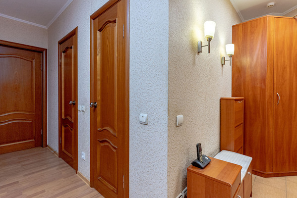 Продам трехкомнатную (3-комн.) квартиру, Варшавская ул, 69Ак3, Санкт-Петербург г