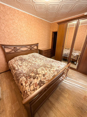 Продам двухкомнатную (2-комн.) квартиру, Спортивная ул, 1, Радовицкий п